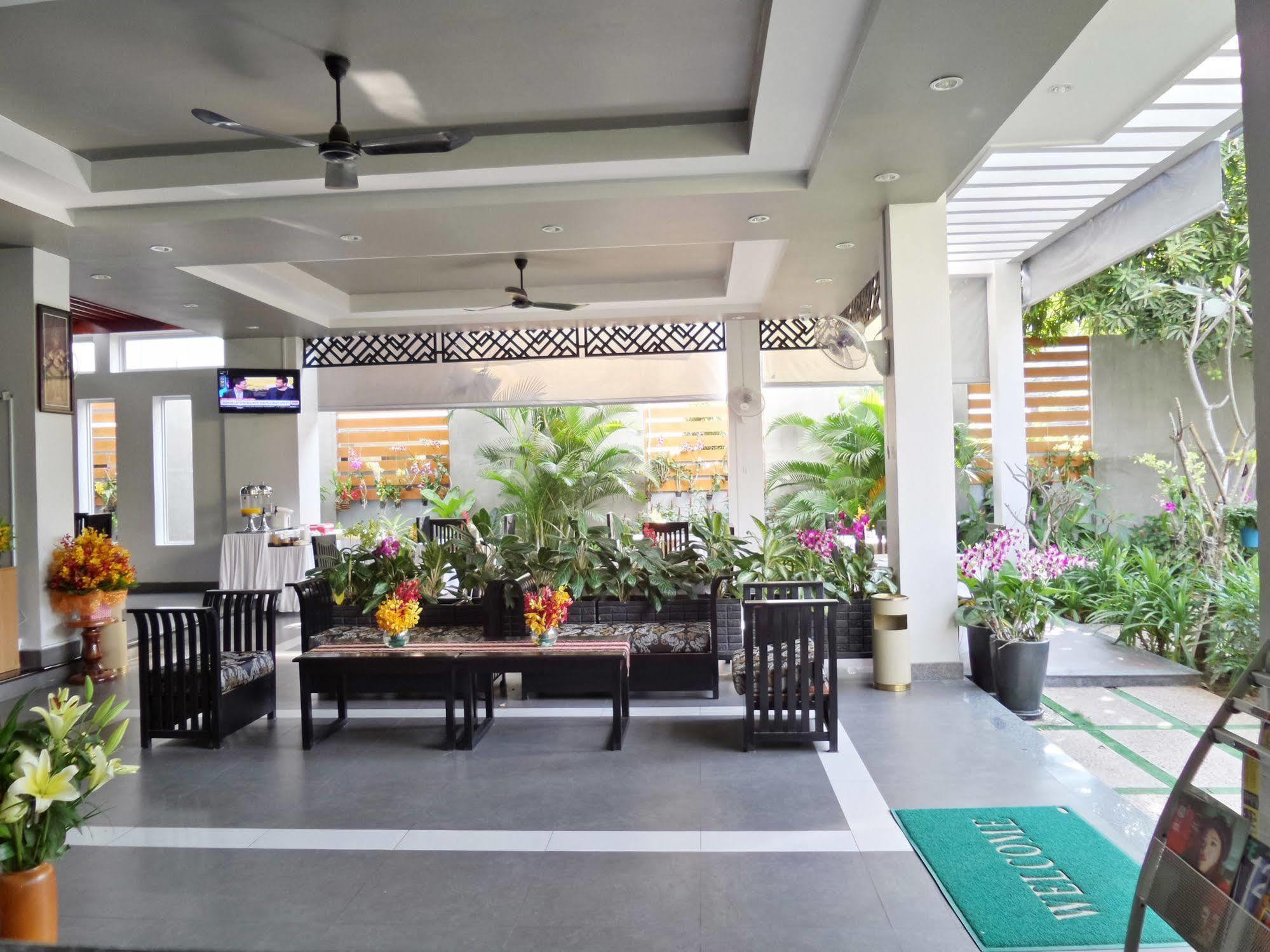 Best May Hotel Phnom Penh Exterior photo