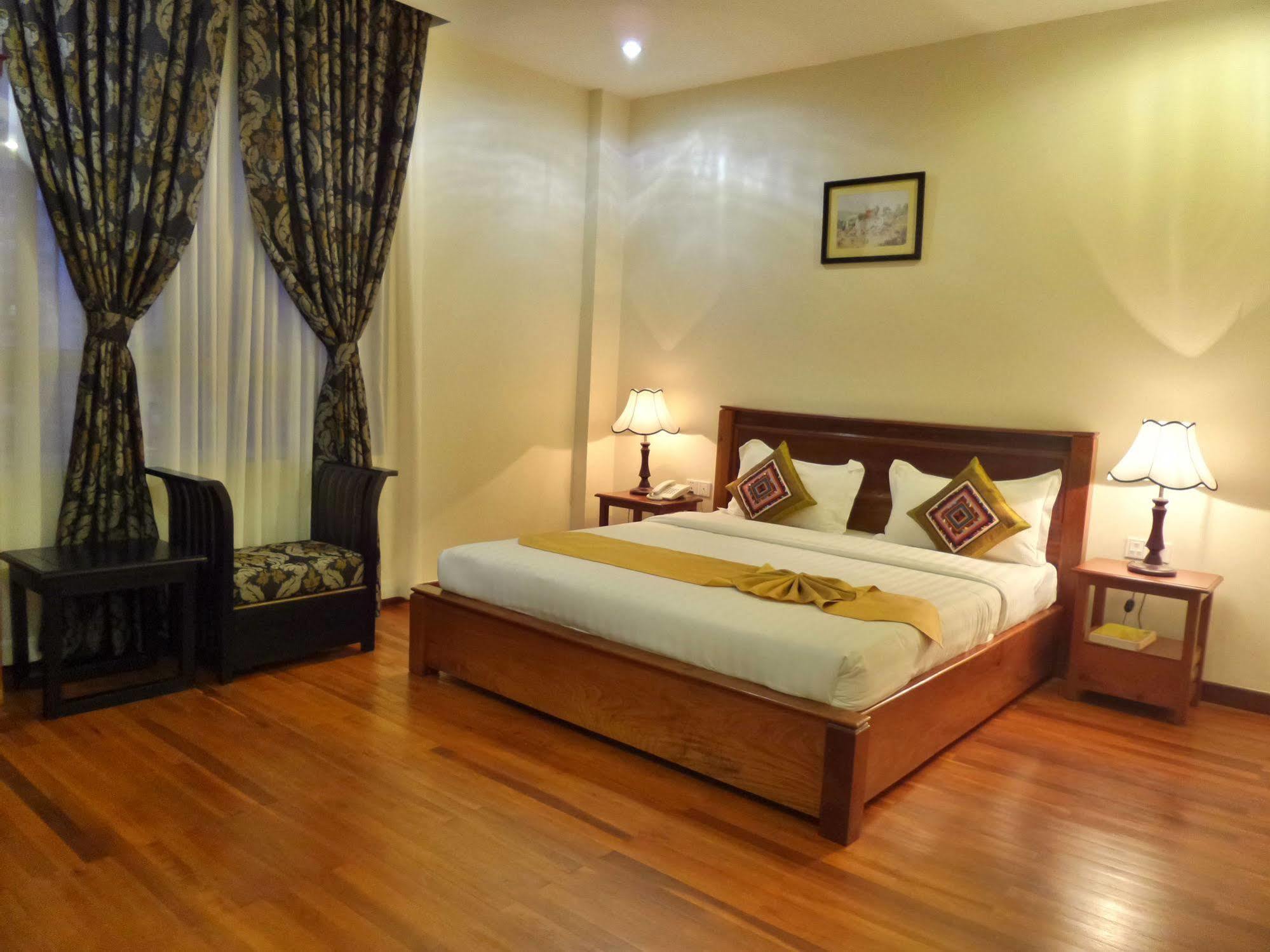 Best May Hotel Phnom Penh Exterior photo