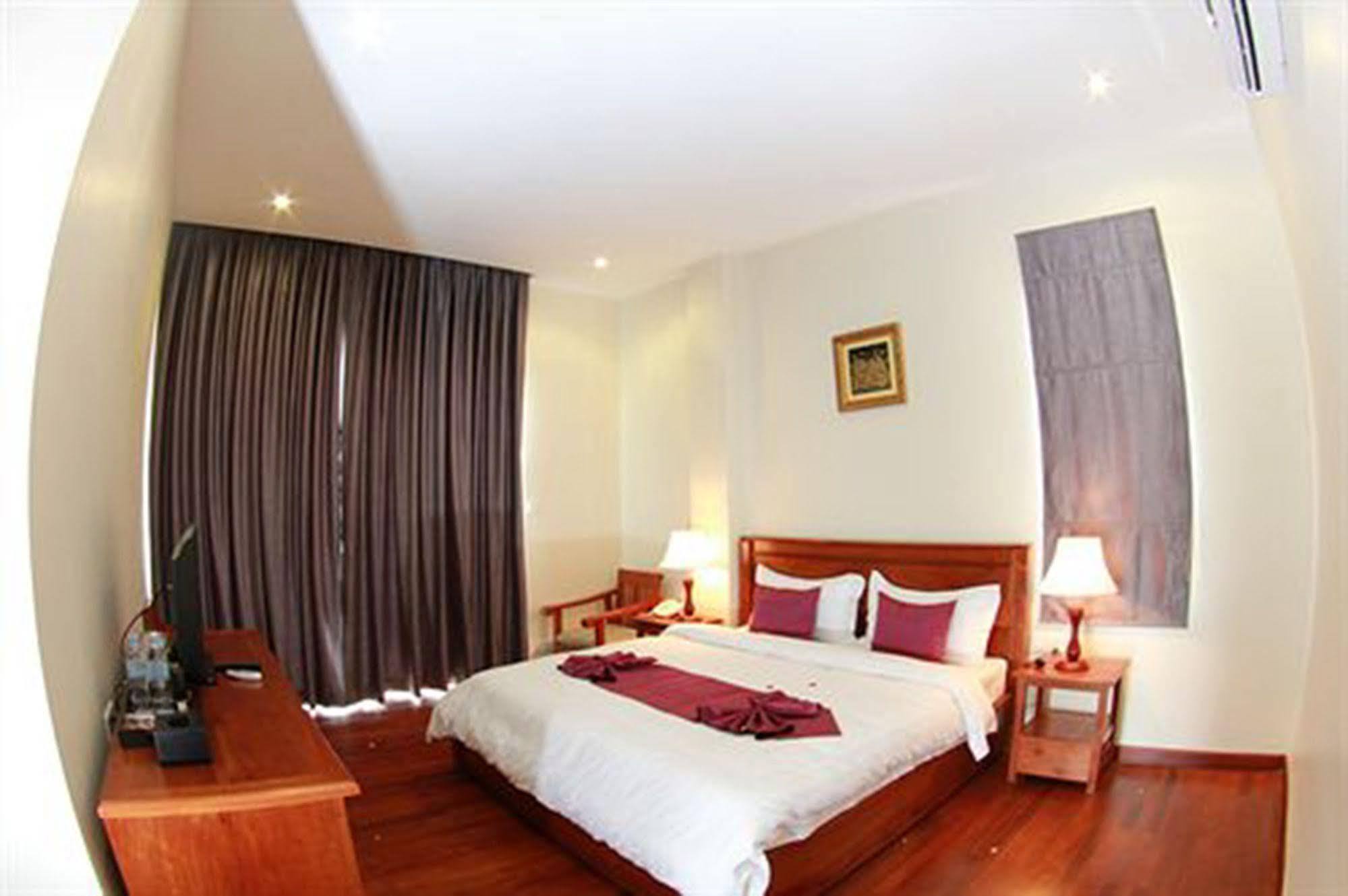 Best May Hotel Phnom Penh Exterior photo