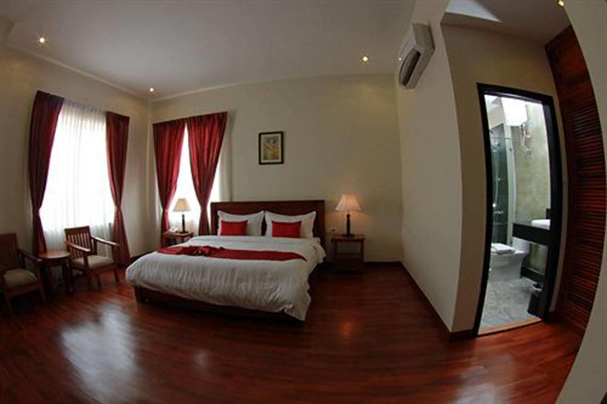 Best May Hotel Phnom Penh Exterior photo