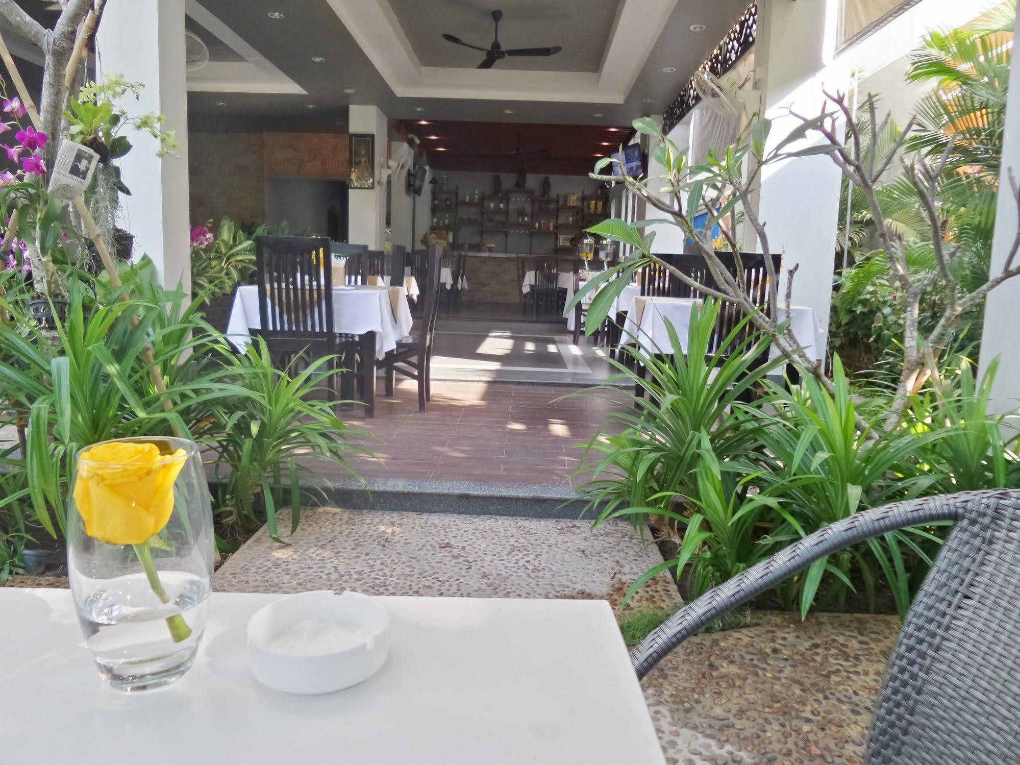 Best May Hotel Phnom Penh Exterior photo